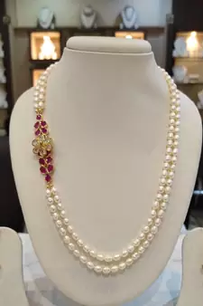 Multicolor pearl necklaces