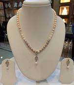 Multicolor pearl necklaces