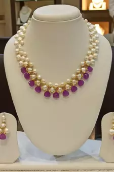 Multicolor pearl necklaces