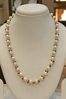 Multicolor pearl necklaces