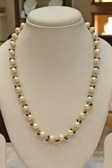 Multicolor pearl necklaces