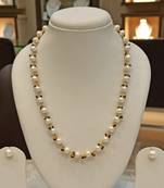Multicolor pearl necklaces