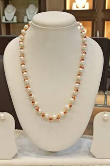 White pearl necklaces