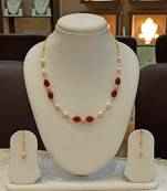 Multicolor pearl necklaces
