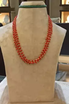 Multicolor necklaces