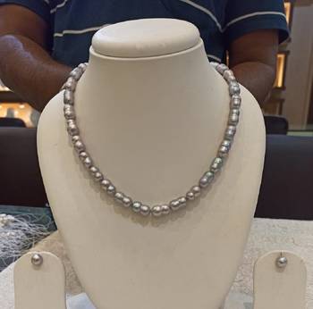 Grey pearl necklaces 1
