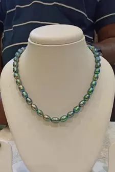Blue pearl necklaces
