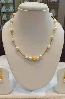 White pearl necklaces