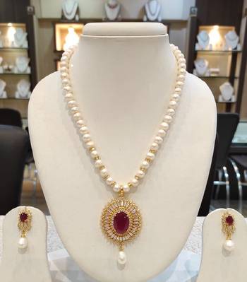 Multicolor pearl necklaces 1