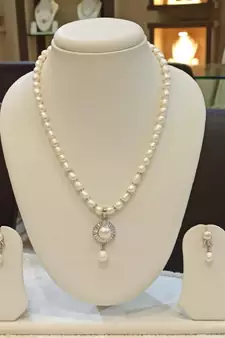 White pearl necklaces