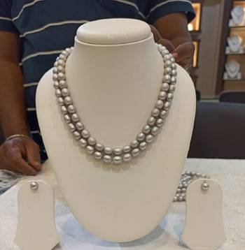 Grey pearl necklaces 1