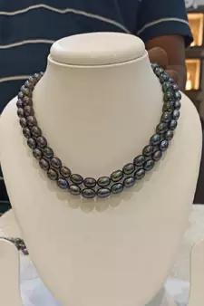 Black pearl necklaces