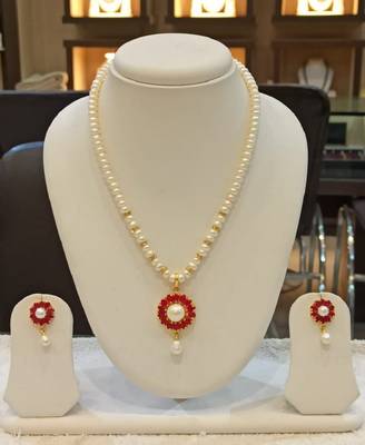 Multicolor pearl necklaces 1