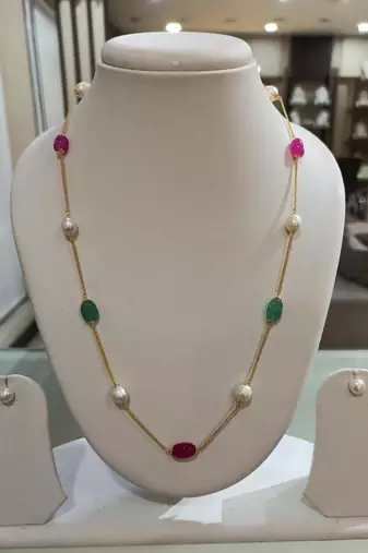 Multicolor pearl necklaces