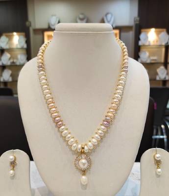 Multicolor pearl necklaces 1