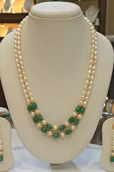 Multicolor pearl necklaces