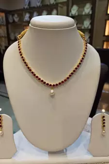 Multicolor pearl necklaces