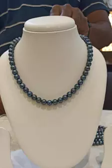 Blue pearl necklaces