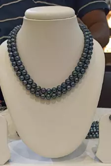 Blue pearl necklaces