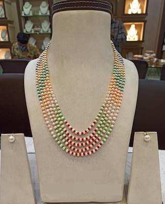Multicolor pearl necklaces 1