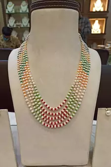 Multicolor pearl necklaces