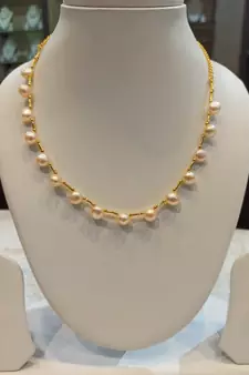 Pink pearl necklaces