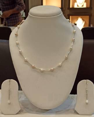 Multicolor pearl necklaces 1