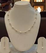 Multicolor pearl necklaces