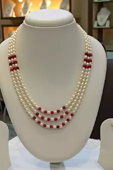 Multicolor pearl necklaces