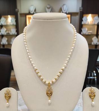 Multicolor pearl necklaces 1