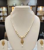 Multicolor pearl necklaces