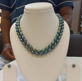 Blue pearl necklaces 1