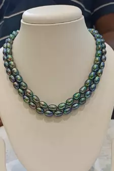 Blue pearl necklaces