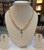 Multicolor pearl necklaces