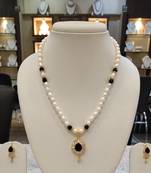 Multicolor pearl necklaces
