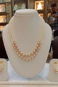 Multicolor pearl necklaces