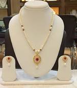 Multicolor pearl necklaces