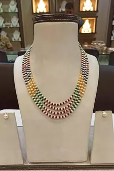 Multicolor pearl necklaces