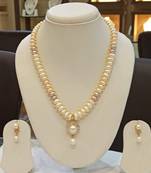 Multicolor pearl necklaces