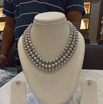 Grey pearl necklaces 1