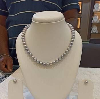 Grey pearl necklaces 1