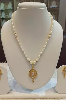 White pearl necklaces