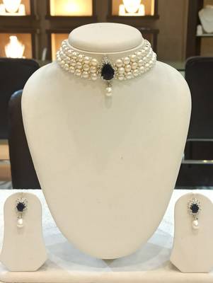 White pearl chokers 1