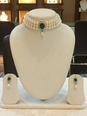 White pearl chokers 1