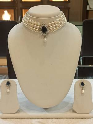 White pearl chokers 1