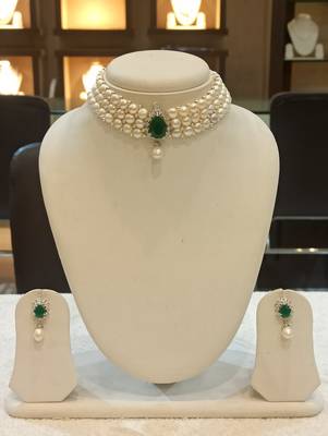 White pearl chokers 1