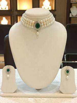 White pearl chokers 1
