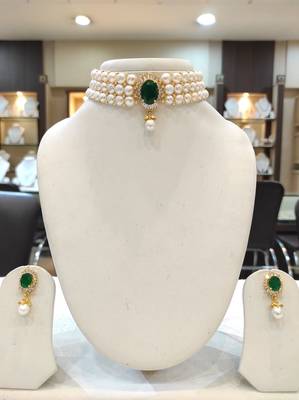 White pearl chokers 1