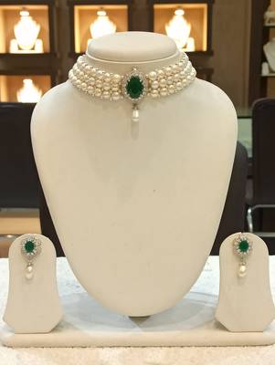 White pearl chokers 1
