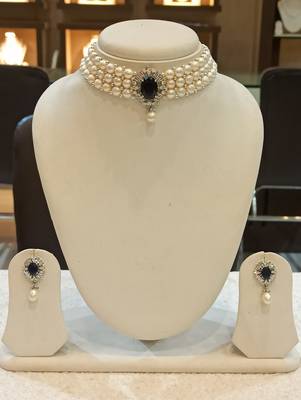 White pearl chokers 1